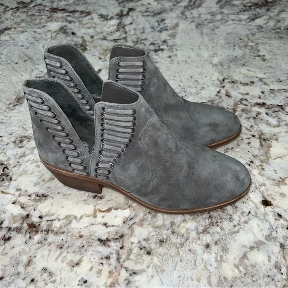 Vince Camuto Gray Stone Suede Pevista Slit Lace Ankle Heeled Bootie Size 5.5 - Picture 11 of 12
